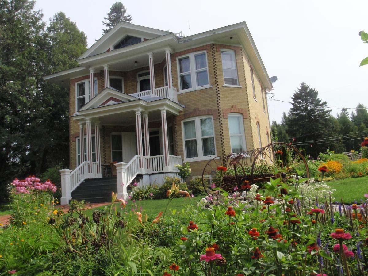 Auberge Taylor Manor Saint-Georges Extérieur photo