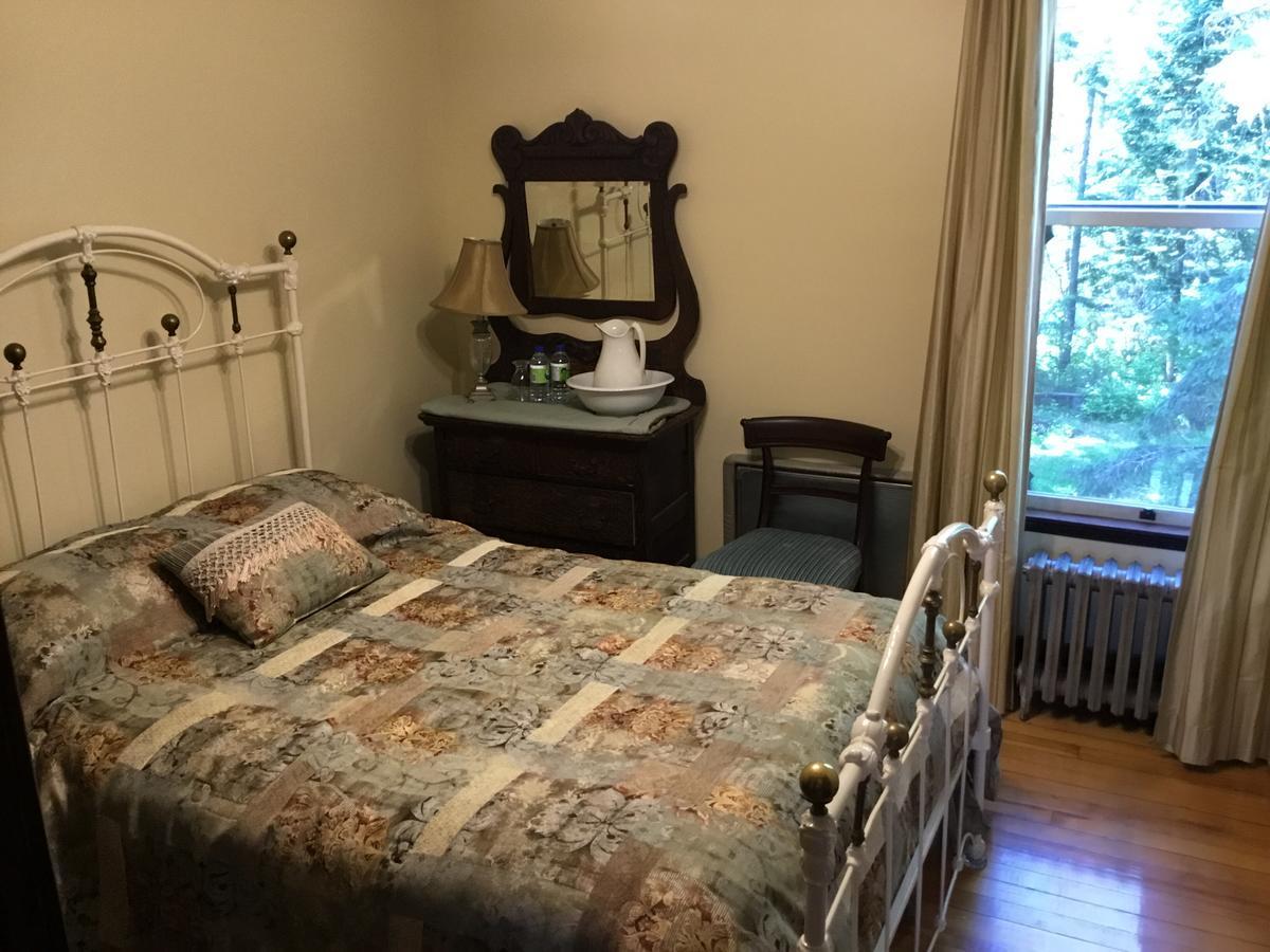 Auberge Taylor Manor Saint-Georges Extérieur photo