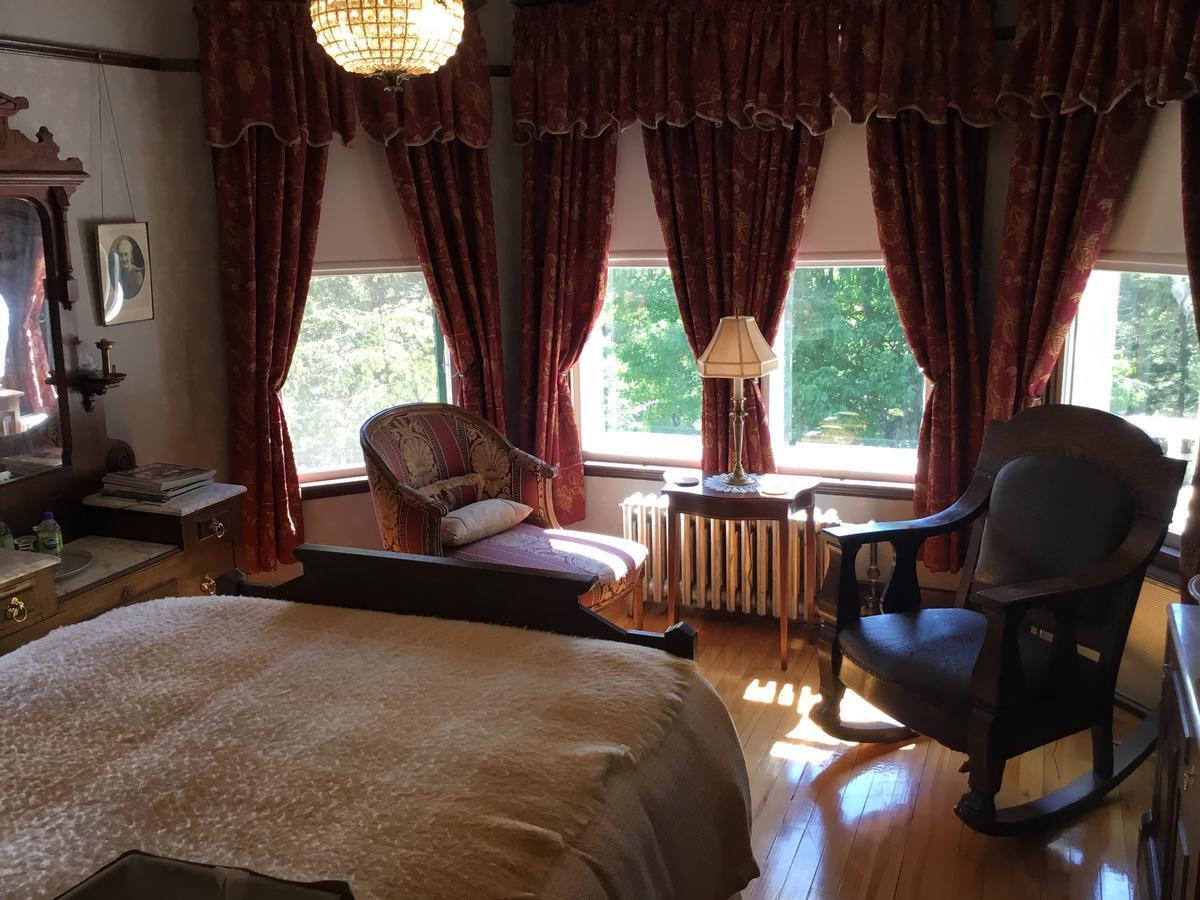 Auberge Taylor Manor Saint-Georges Extérieur photo
