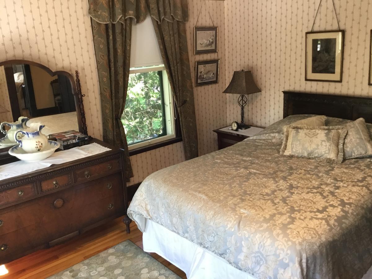 Auberge Taylor Manor Saint-Georges Extérieur photo